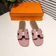 Hermes Slippers